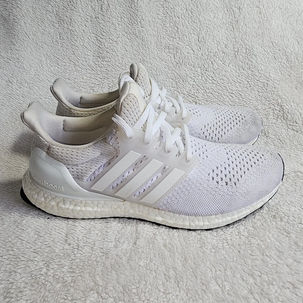Adidas Women’s Ultraboost 4.0 DNA Running Shoes Light Pink￼ G54006 Size 8.5